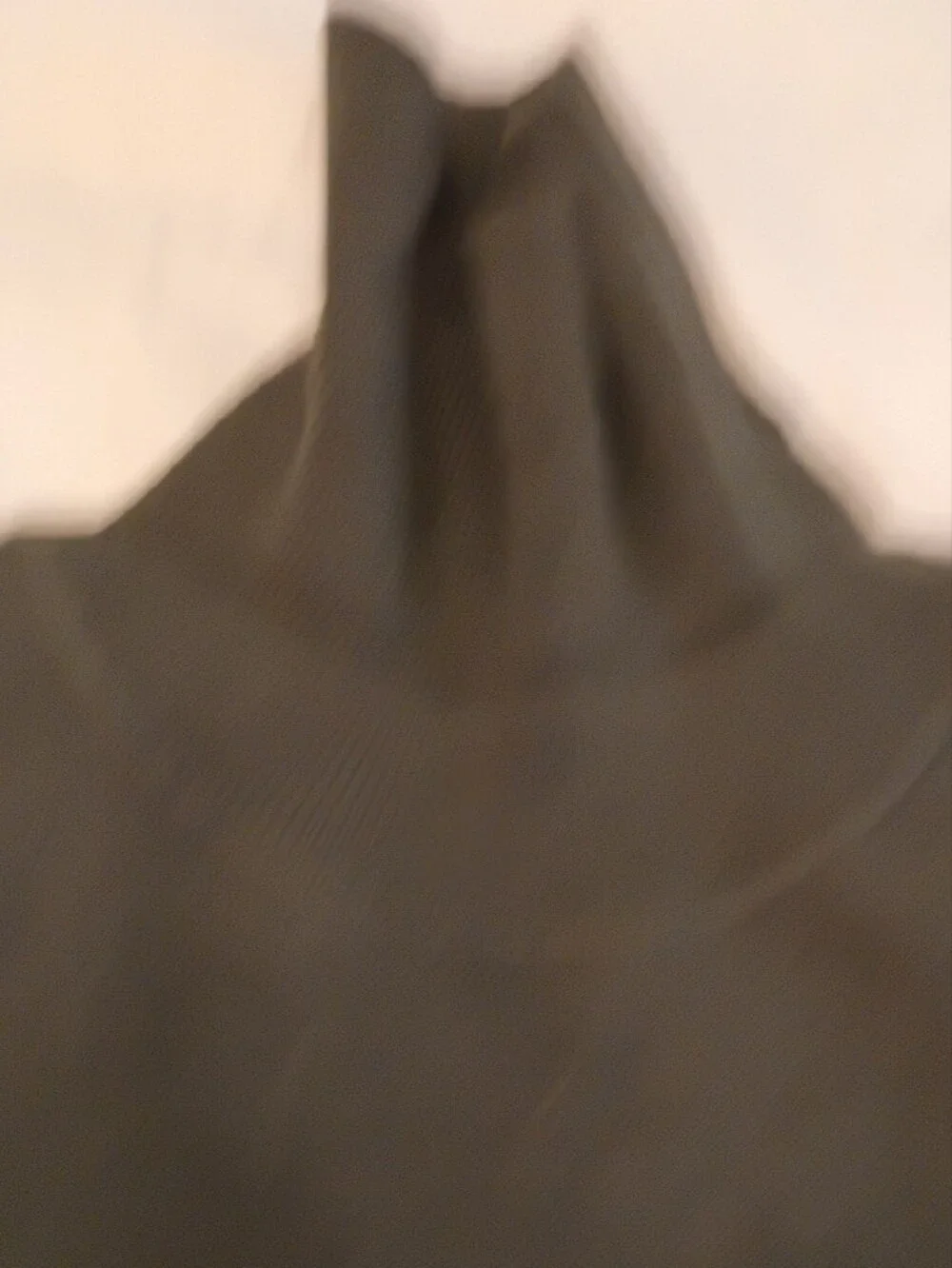 Quince Men's Dark Olive Cashmere Turtleneck Sweater